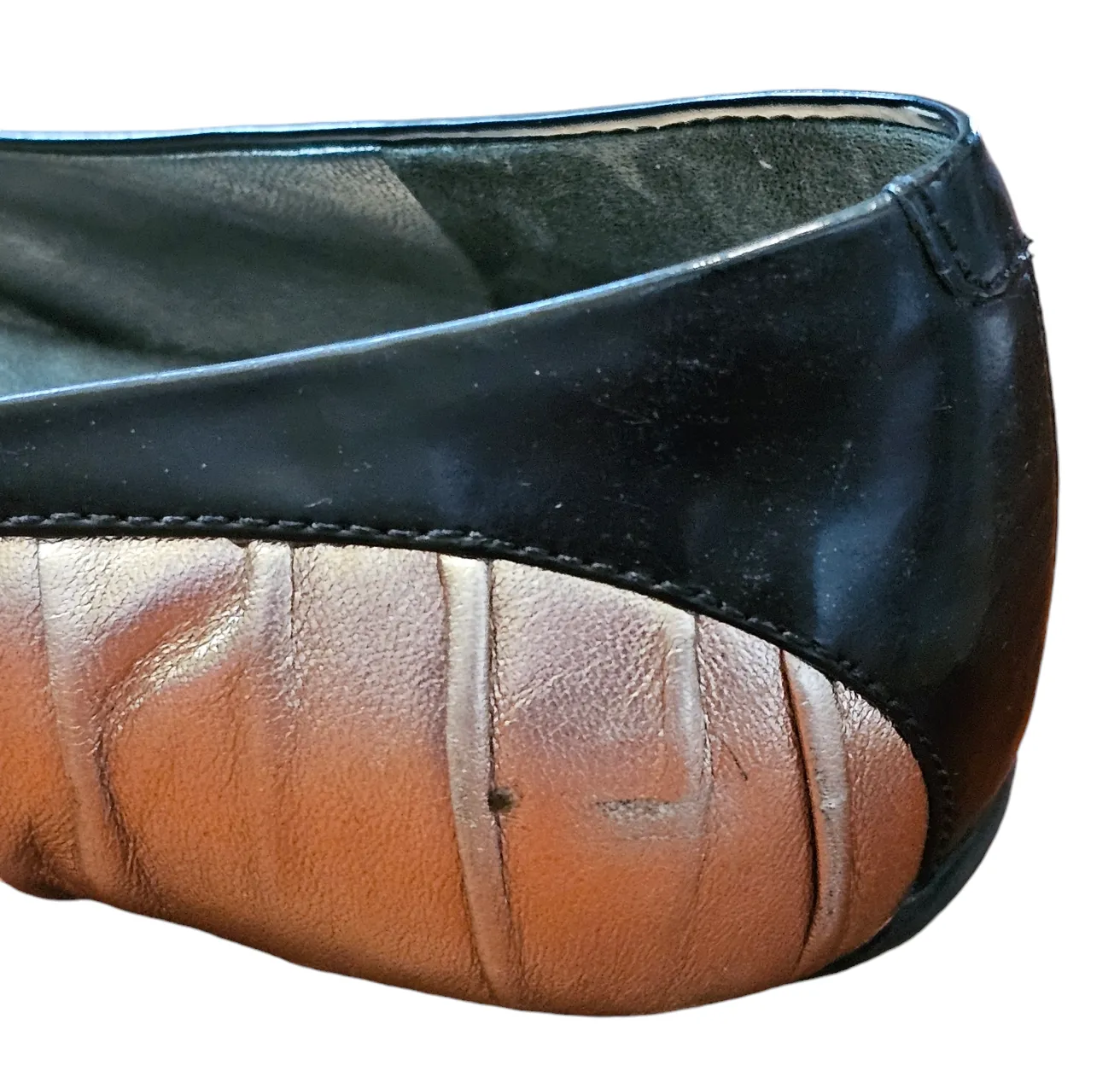 Cole Haan Nike Air Gold Metallic Pleated Leather Black Ballet Flats 8.5 B Medium
